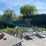 Piscine, Petanque A Centre !