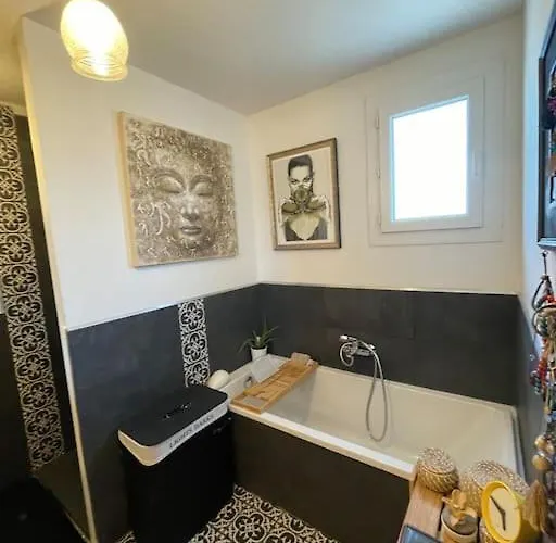 Piscine, & Petanque A Centre ! *